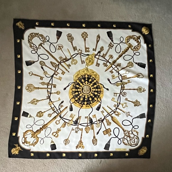 Authentic Hermes scarf Les Clefs
